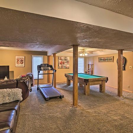 Deluxe Omaha Escape With Game Room, Pool Access Exterior photo