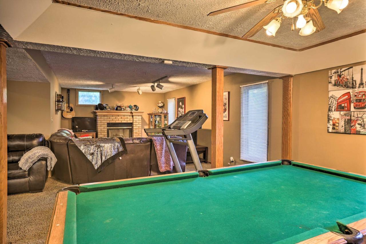 Deluxe Omaha Escape With Game Room, Pool Access Exterior photo