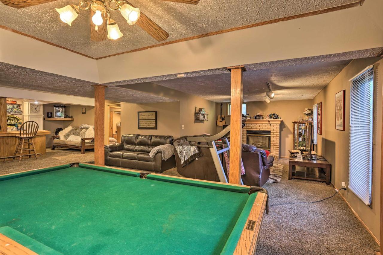 Deluxe Omaha Escape With Game Room, Pool Access Exterior photo